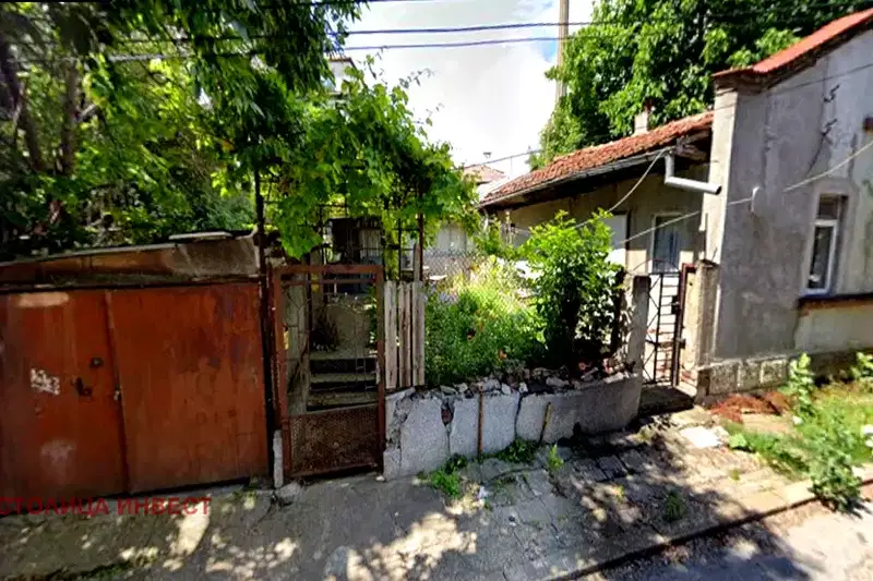 House in Ruse, Centyr