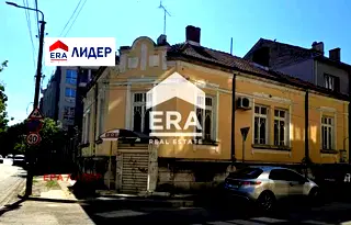 Къща в Русе, Широк център