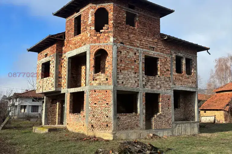 House in Oblast Lovech, Bylgarski Izvor