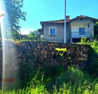 Снимка 3 — Къща с две жилища в с. Чеканчево с панорамна гледка