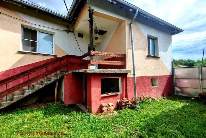 House in Oblast Montana, Erden