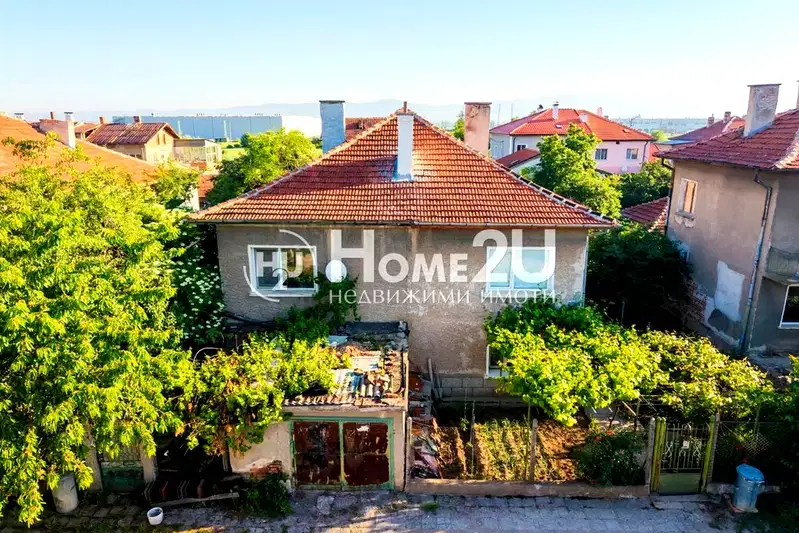 House in област София, Gara Elin Pelin