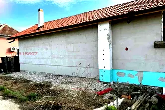 Къща във Враца, с. Гложене