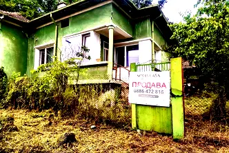 Къща във Враца, с. Гложене