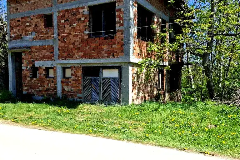 House in Oblast Lovech, Golyama Jelyazna
