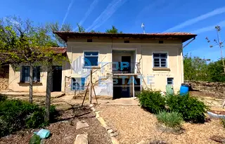 Къща във Велико Търново, с. Горна Липница