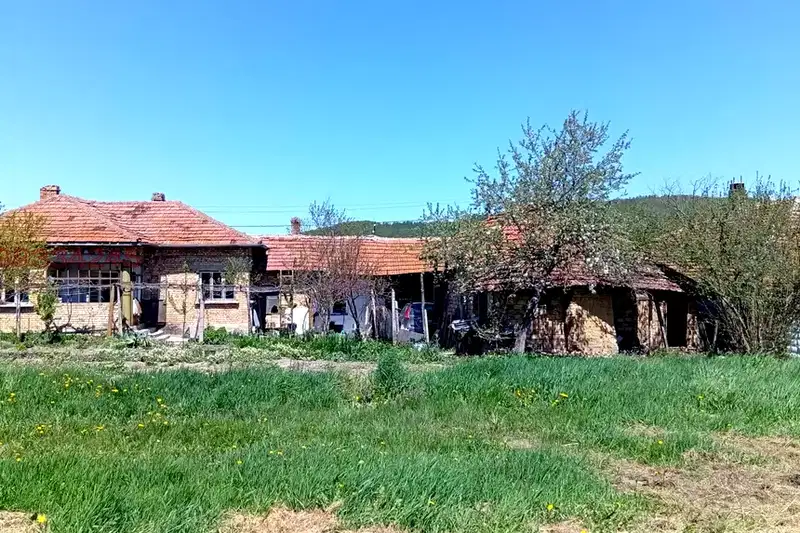 Къща в Търговище, с. Камбурово