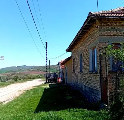 Снимка 2 — Къща в Търговище, с. Камбурово