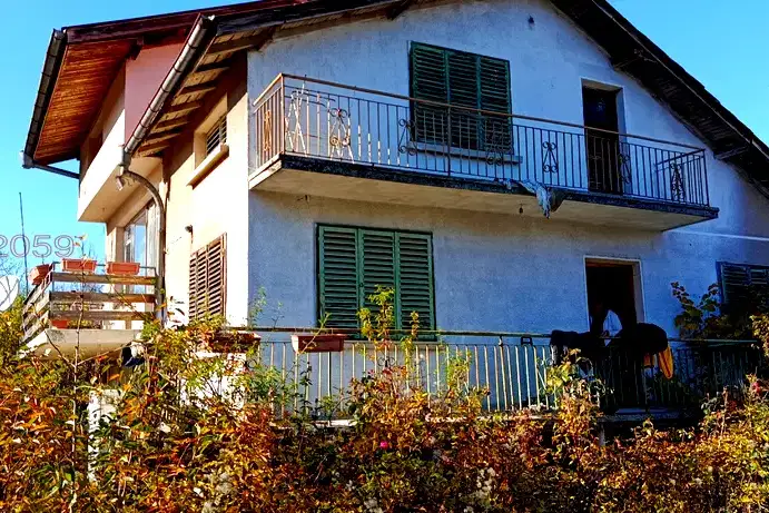 House in Oblast Pernik, Kasilag