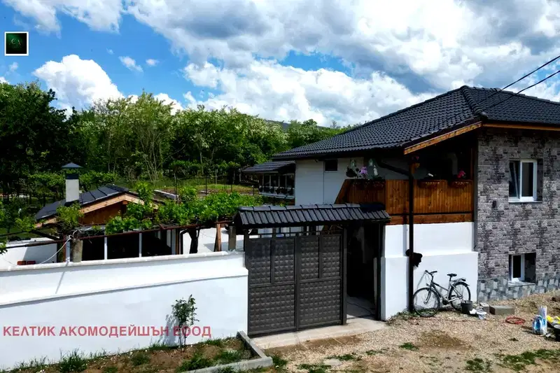 House in Kyustendil, Krainici