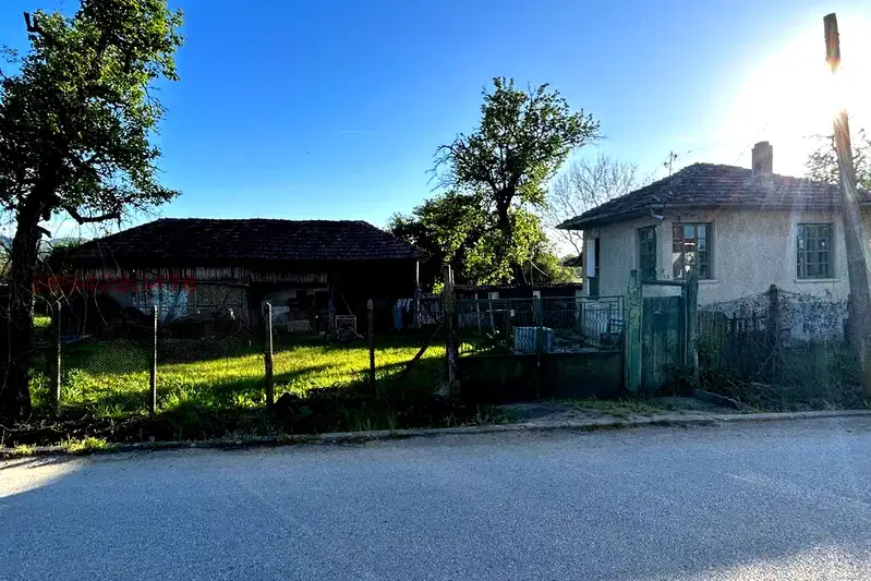 Къща във Велико Търново, с. Къпиново
