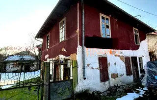 Къща в Ловеч, с. Лесидрен