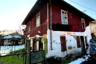 Къща в Ловеч, с. Лесидрен