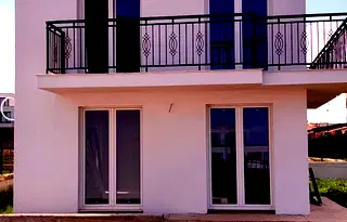 Къща в Бургас, с. Лозенец