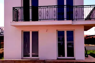 Къща в Бургас, с. Лозенец