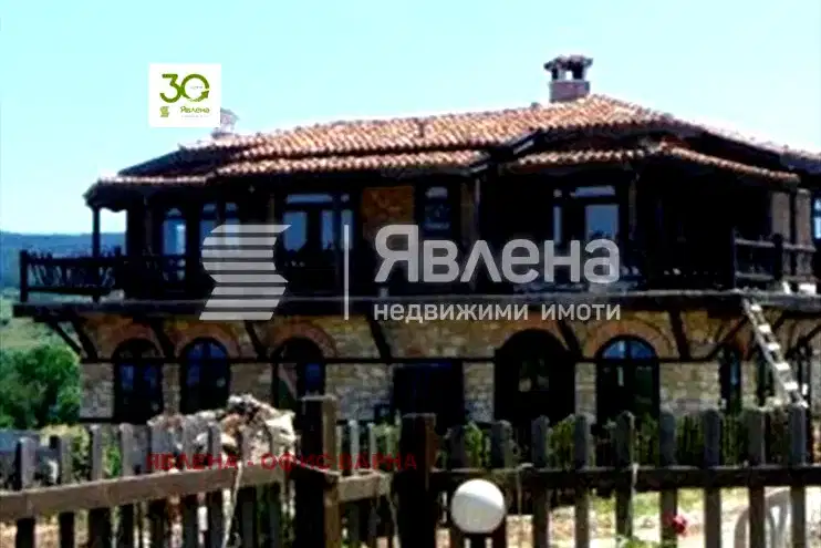 Триетажна къща с 4 спални в с. Осеново, обл. Варна