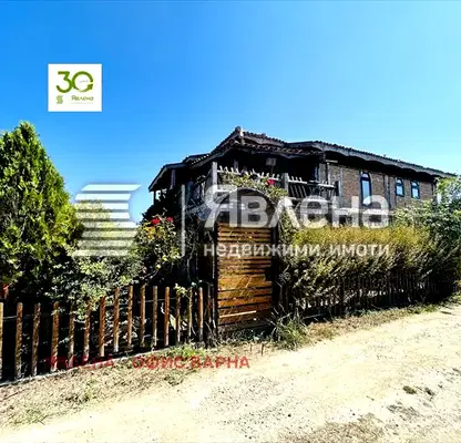 Снимка 3 — Триетажна къща с 4 спални в с. Осеново, обл. Варна