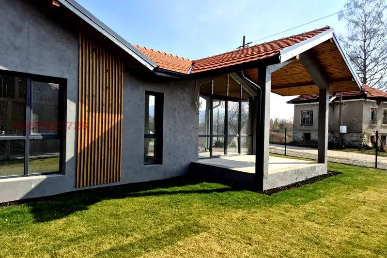 House with 2 bedrooms and veranda in s. Relyovo with view to Rila