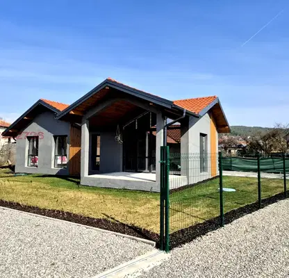Photo 2 — House with 2 bedrooms and veranda in s. Relyovo with view to Rila