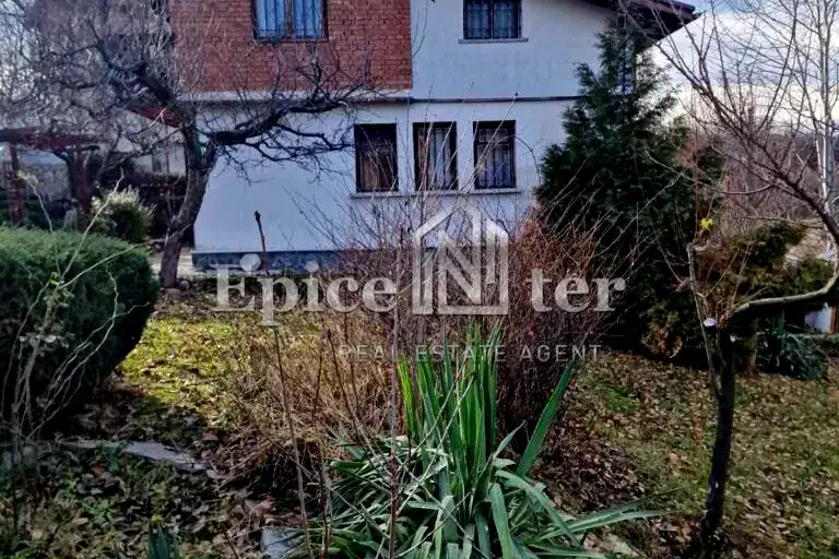 House in Oblast Pernik, Rudarci
