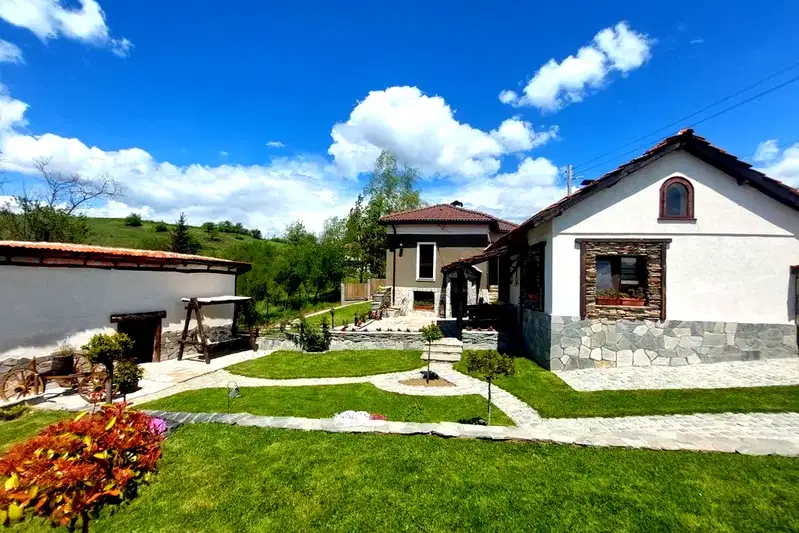 House in област София, Shiroki Dol