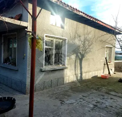 Снимка 2 — Къща в Пловдив, с. Скутаре