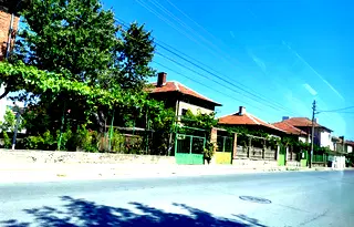 Къща в Пазарджик, Септември