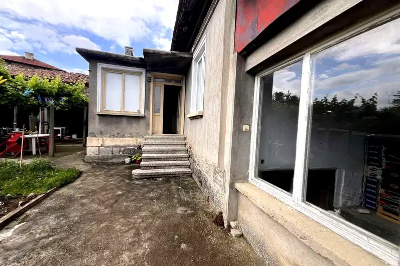 House in Shumen, Divdyadovo