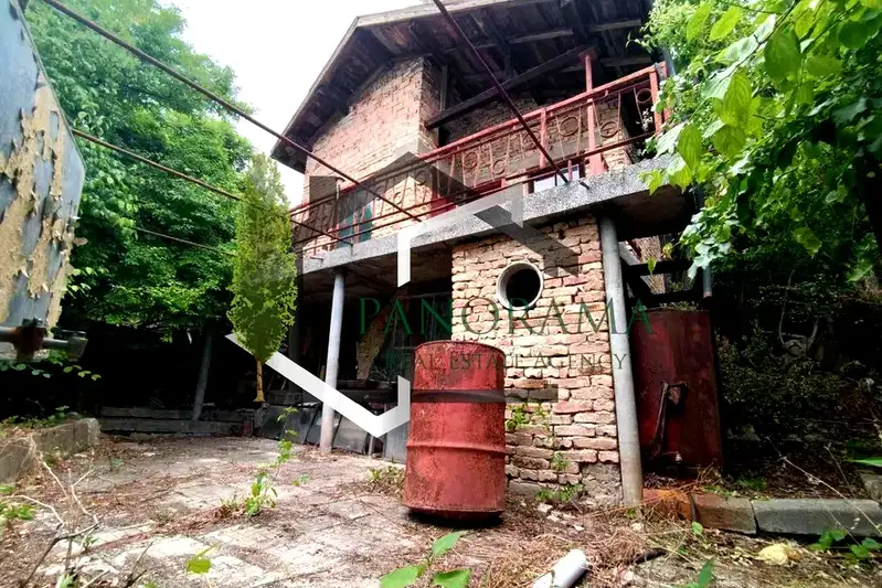 House in Shumen, Pod Manastira