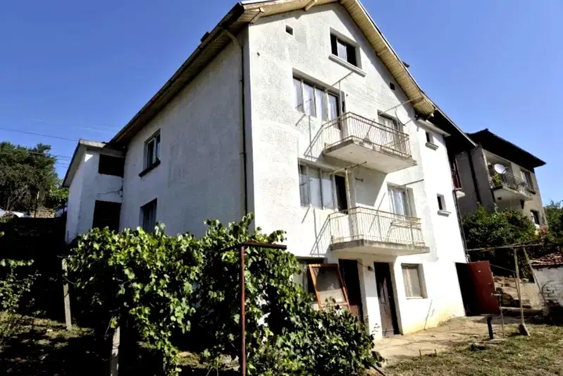 House in област София, Svoge