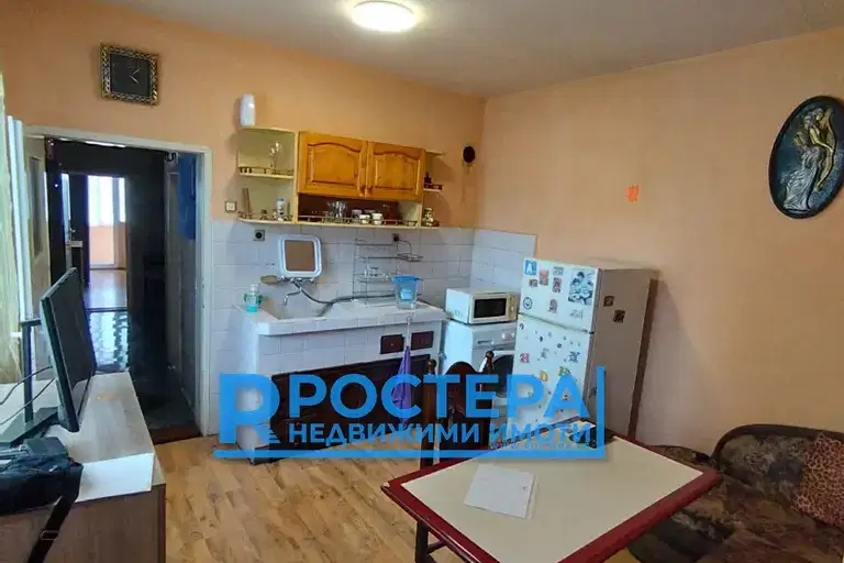 House in Tyrgovishte, Varosha
