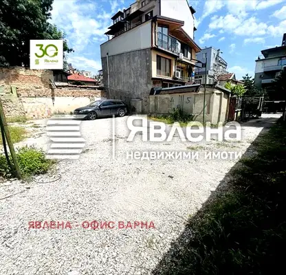 Снимка 4 — Къща във Варна, Център