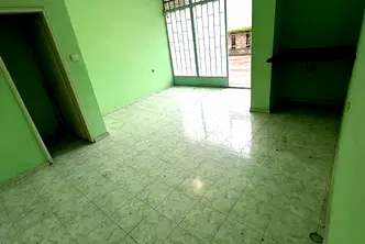 Офис в Русе, Родина 1