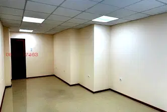 Офис във Варна, Колхозен пазар