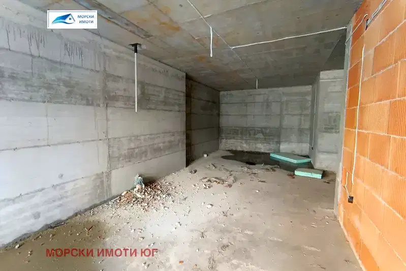 Garage in Burgas, Carevo
