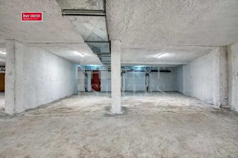 Garage/Parking in Sofiya, Iztok