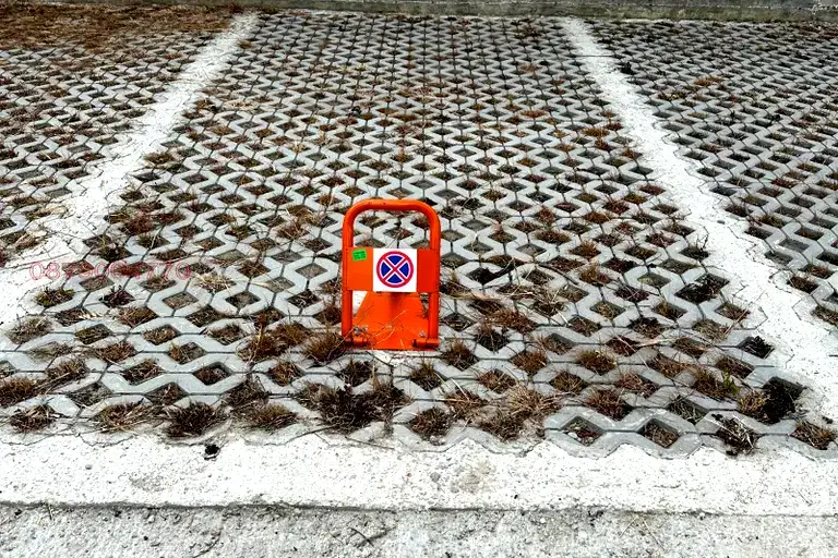 Гараж/Паркомясто във Варна, м-т Пчелина