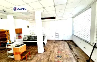 Магазин във Варна, Погреби