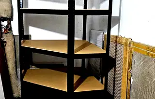 Склад в София, Толстой