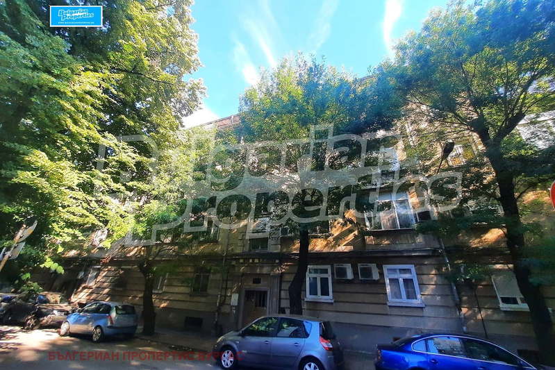 Three-room apartment in the Center of Burgas with balcony