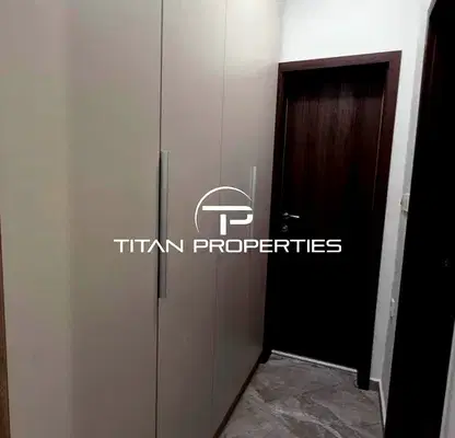 Снимка 4 — Тристаен апартамент с остъклена тераса в Център, Бургас
