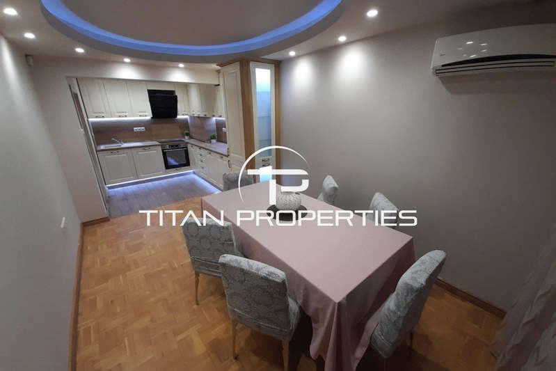4-bedroom apartment in Burgas, Centyr
