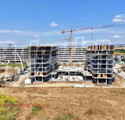 Снимка 5 — Тристаен апартамент в Хоризонт, Бургас с асансьор