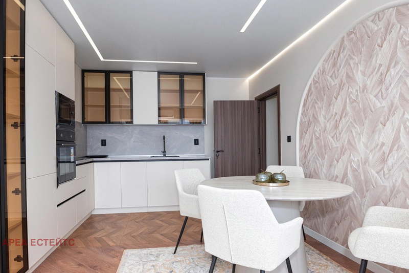 3-bedroom apartment in Burgas, Izgrev