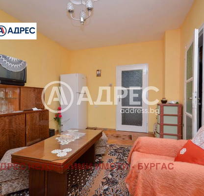 Снимка 2 — 3-стаен апартамент в Лазур, Бургас с тераса