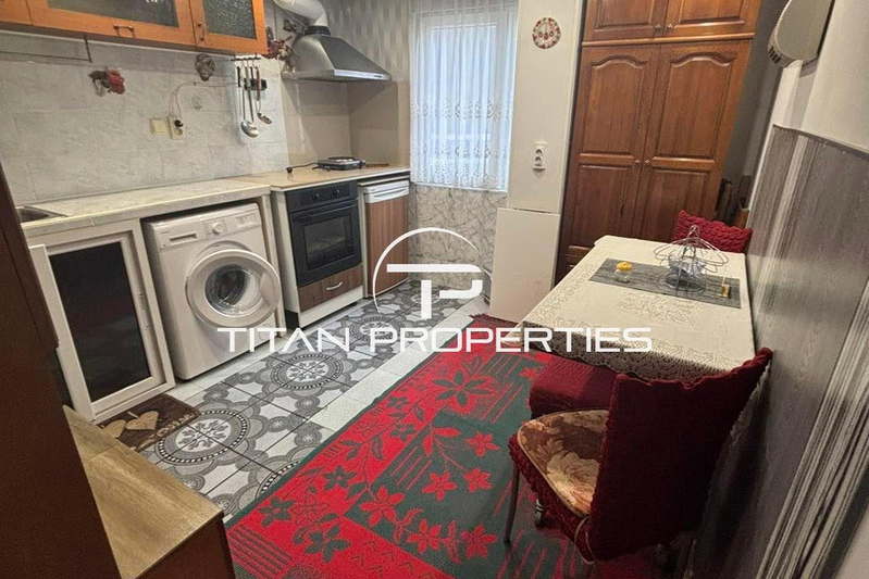 Двустаен апартамент в Лазур, Бургас с асансьор