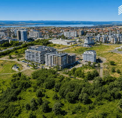 Снимка 2 — Двустаен апартамент с панорамна гледка в Меден рудник, Бургас