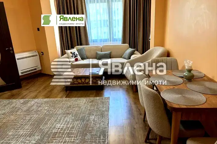 Тристаен апартамент с две тераси в Възраждане, Бургас