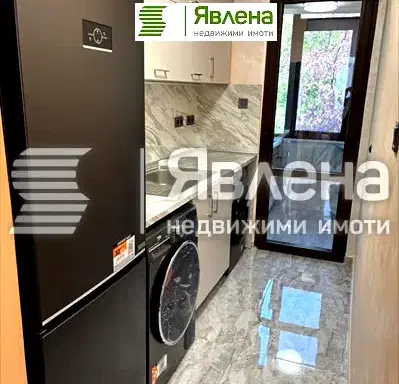 Снимка 4 — Тристаен апартамент с две тераси в Възраждане, Бургас