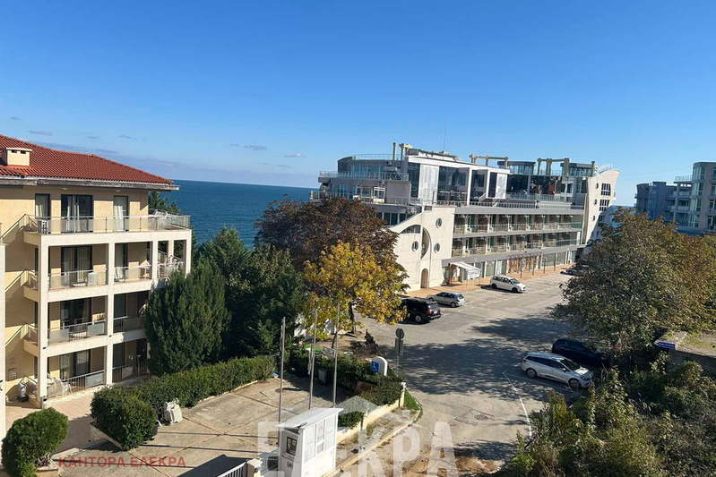 Тристаен апартамент във Варна, Бяла